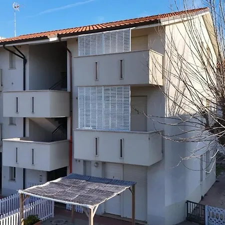 F005 - Fano, Trilocale Con Terrazzino A 30mt Dal Mare Marotta